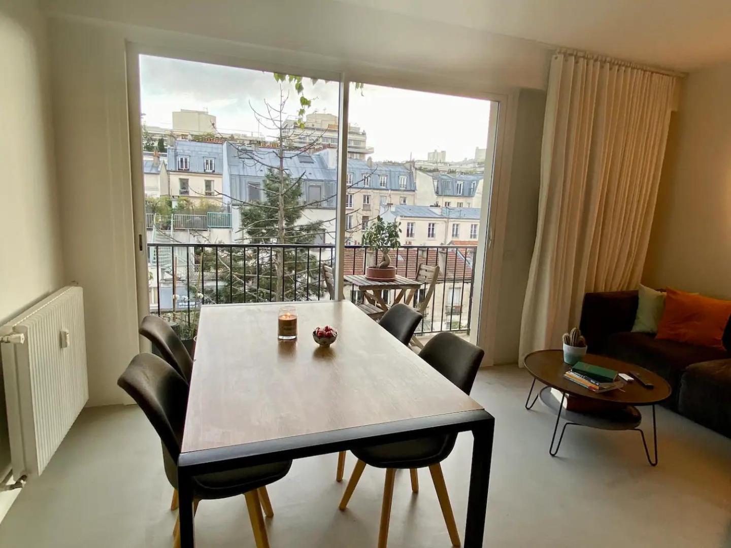Moderne, Vue Sur Les Toits Et Plein Sud * Parijs