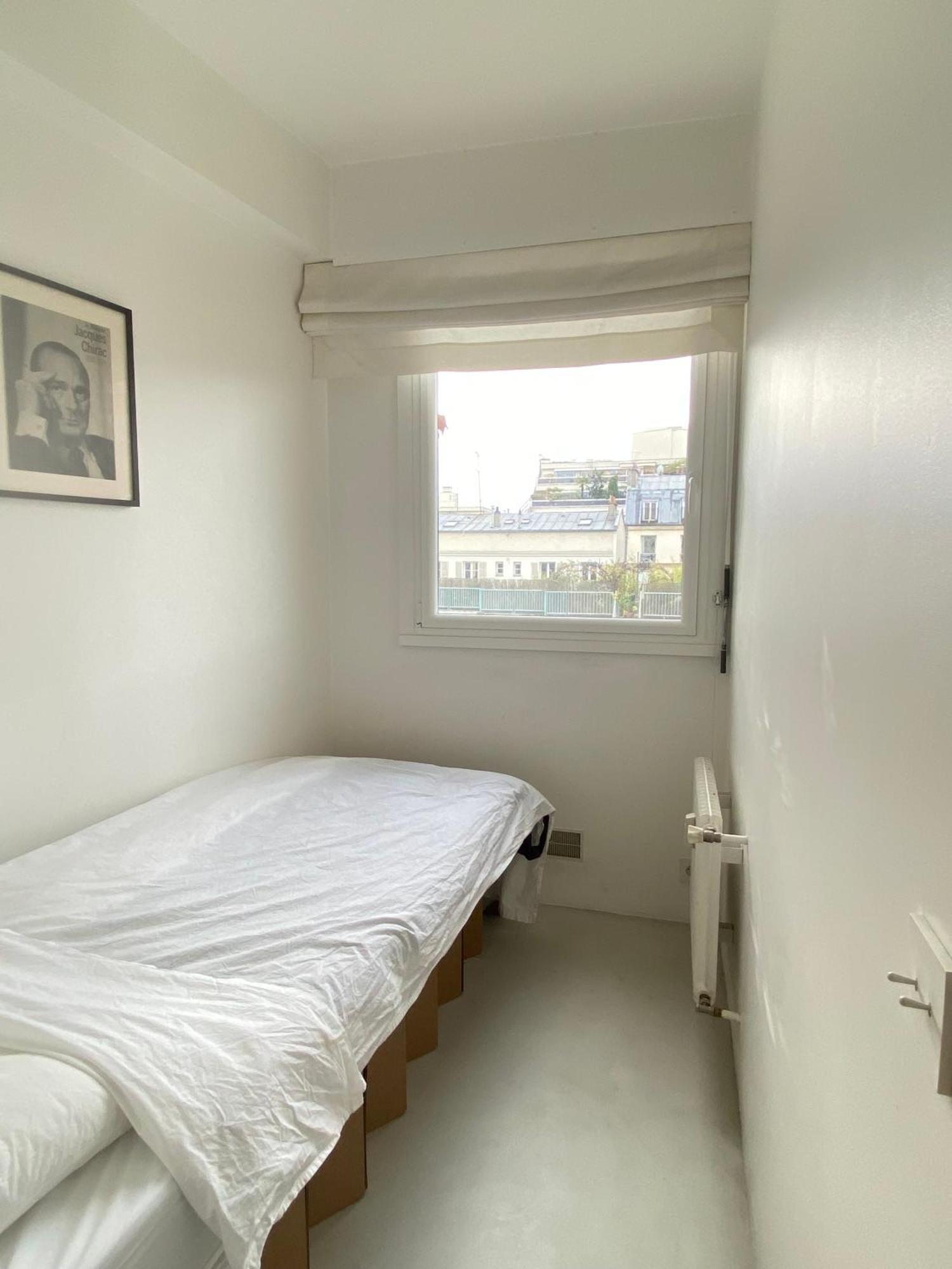 Moderne, Vue Sur Les Toits Et Plein Sud Parijs